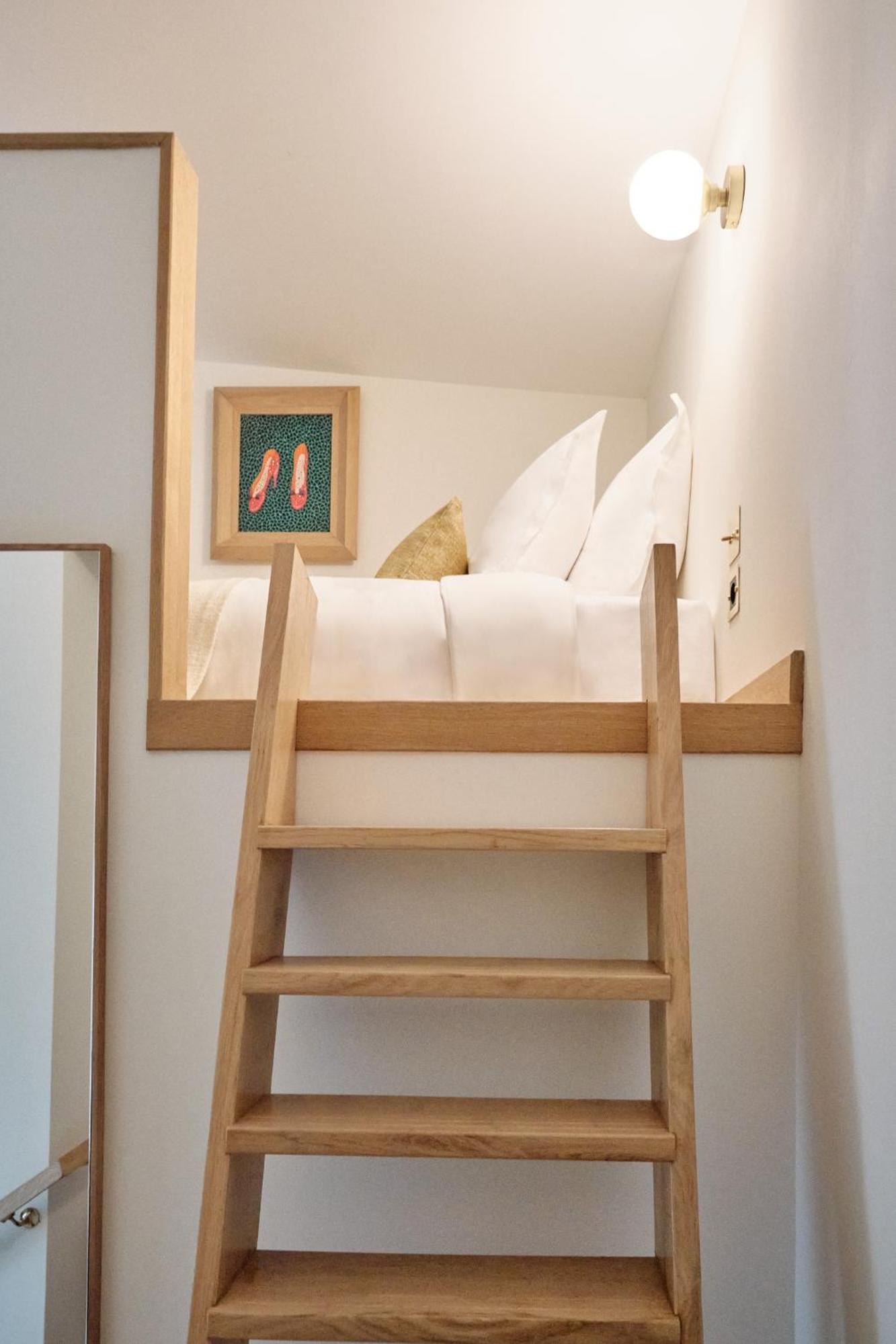 Elysée Montmartre Hotel