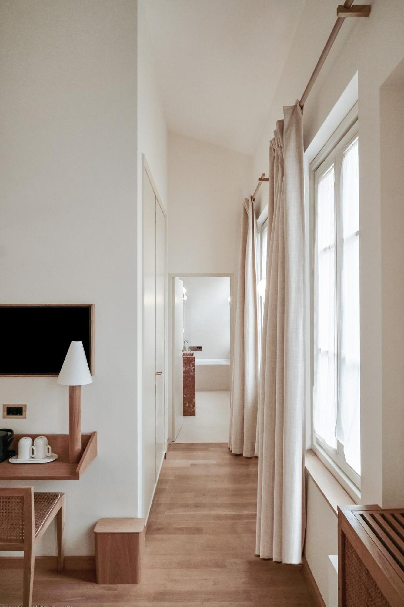 Elysée Montmartre 4*